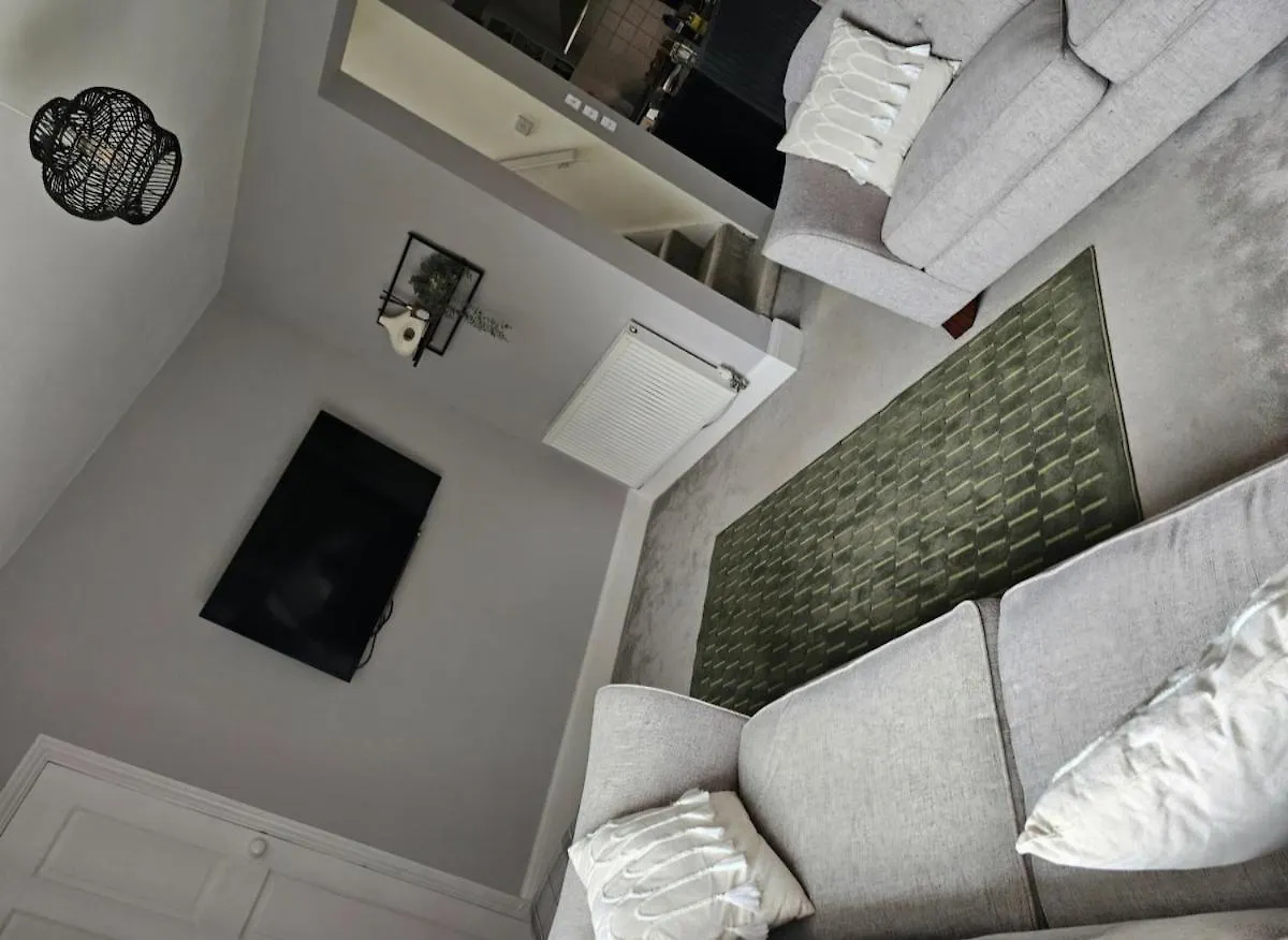 The Sweetbriar Cottage 3 Bedroom House In Leeds