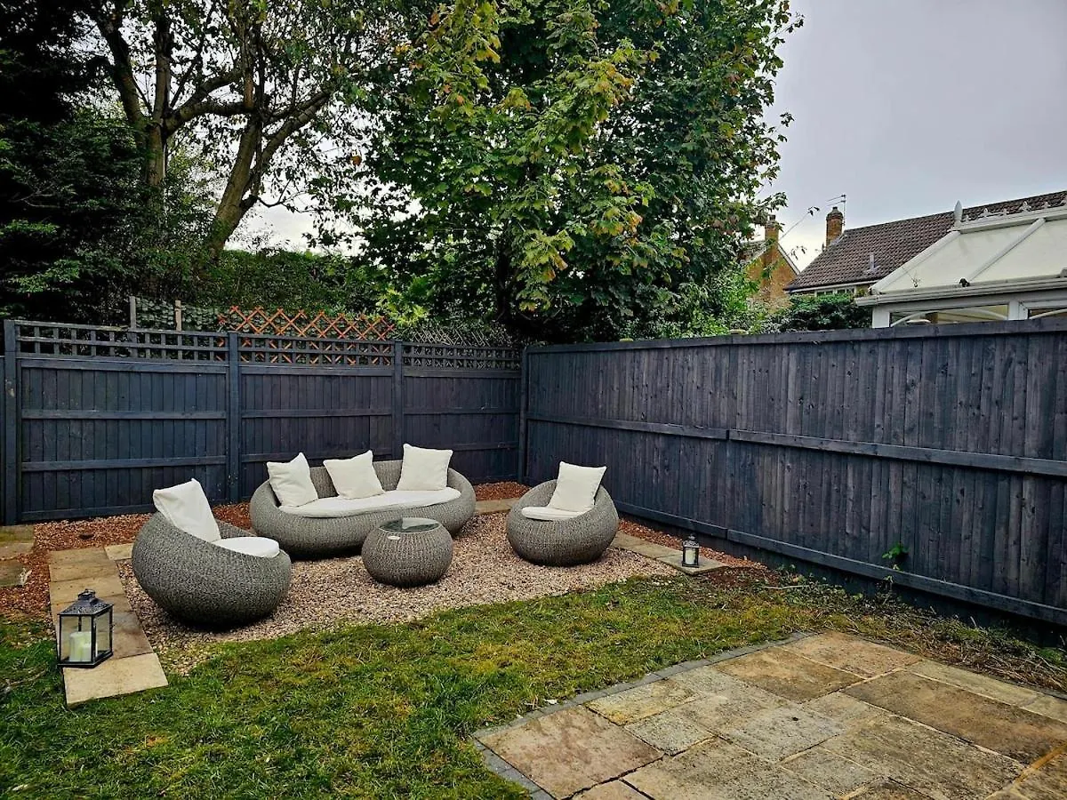 Дом отдыха The Sweetbriar Cottage 3 Bedroom House In Leeds Великобритания