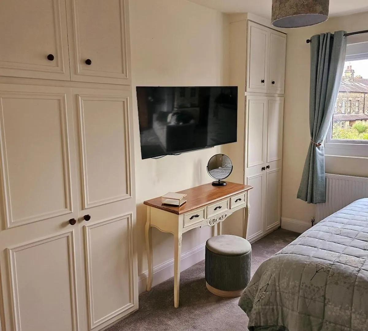 The Sweetbriar Cottage 3 Bedroom House In Leeds 0*, Лидс Великобритания