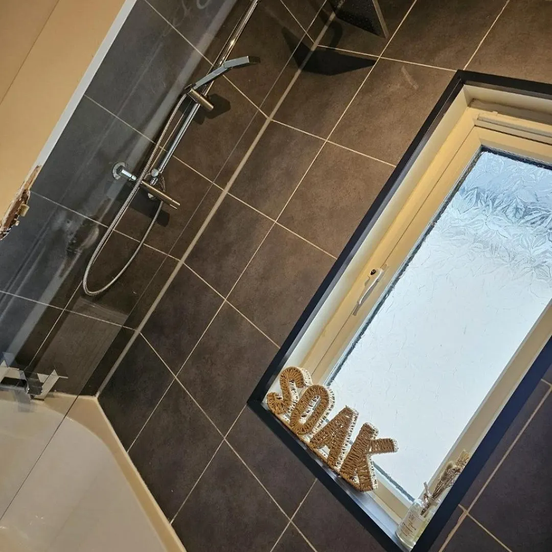 The Sweetbriar Cottage 3 Bedroom House In Leeds Дом отдыха